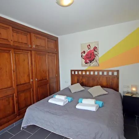 Bella, 350m Zum Villa