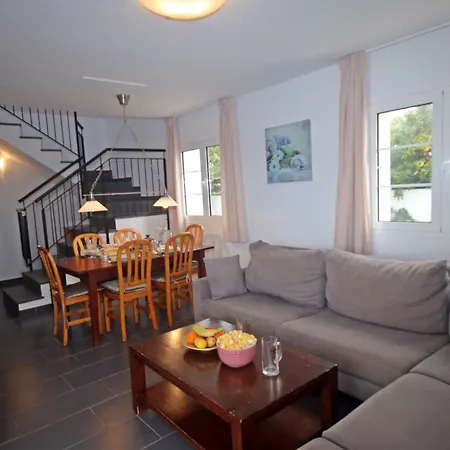 Villa Bella, 350m Zum *
